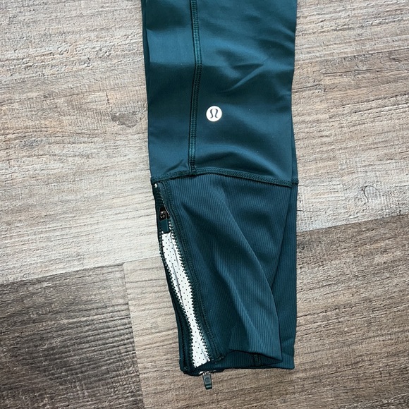 Lululemon Cropped Legging | Size 2 - Picture 4 of 5